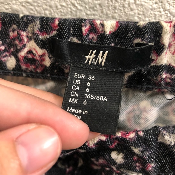 H&M flower pants - Picture 2 of 2